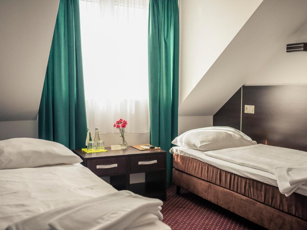 Hotel Muzakowski Łęknica Exterior foto
